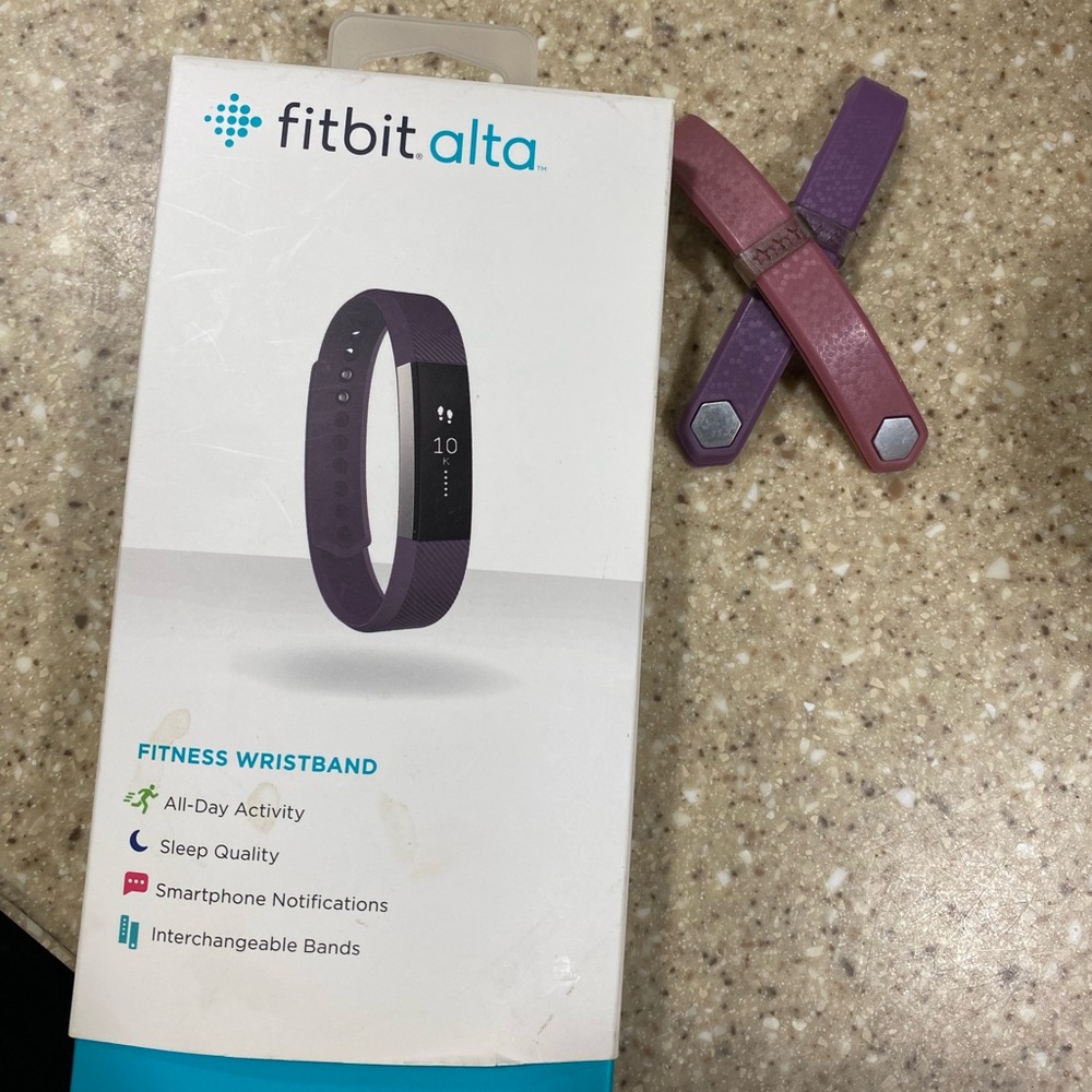 Fitbit Alta slightly used works great!